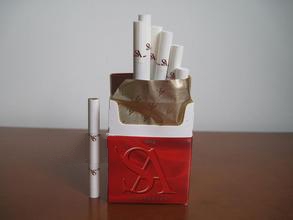 黄鹤楼山水情香烟带爆珠